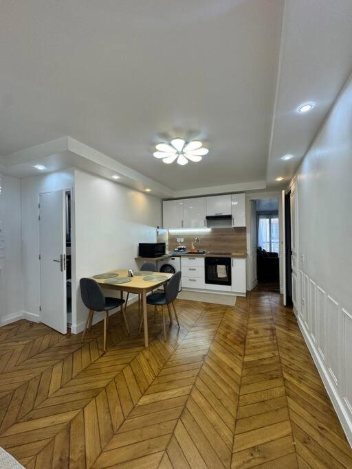 Apartment Poissonniere, Canal Saint Martin Paris