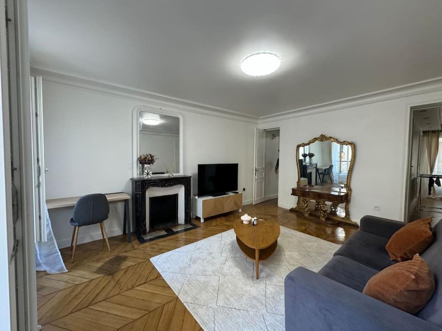 Apartment Poissonniere, Canal Saint Martin Paris